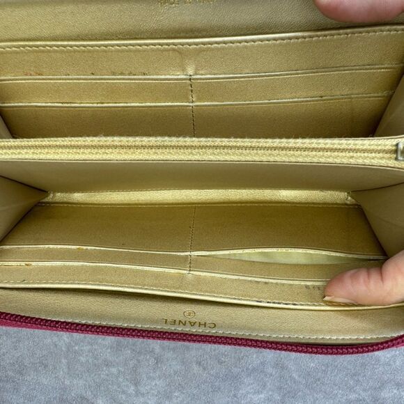 Chanel Camelia Embossed Pink Leather Zippy Wallet - Picture 10 of 15